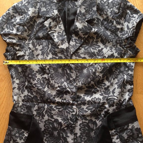 Mohito Short-sleeve Floral Blouse Jacket with Tie Waist Belt - Picture 11 of 13